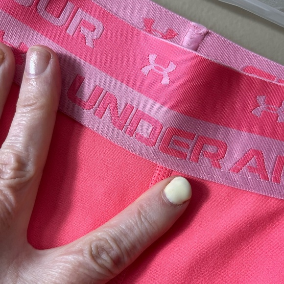 Under Armour Women's Pink MIDI Athletic Spandex Shorts Size XS Small Athletic - Picture 4 of 6